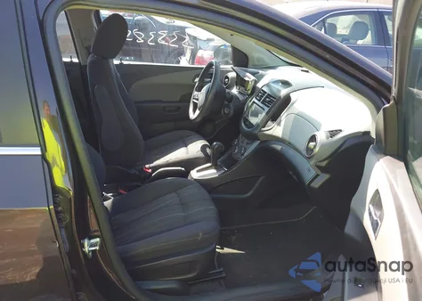 2016 Chevrolet Sonic Lt Auto z USA, uszkodzony, nr VIN 1G1JC5SH5G4179594